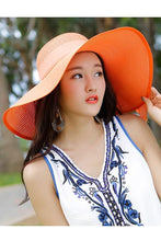 Load image into Gallery viewer, หมวกสานปีกกว้างชายทะเลสไตล์คลาสสิค - Classic Style large brimmed Sandy beach Straw hat