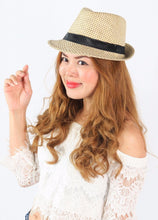 Load image into Gallery viewer, หมวกทรงสานปีกสั้นคาดแถบผ้าสีดำ - Summer Short Brim Straw Fedora Hat