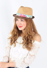 Load image into Gallery viewer, หมวกสานปานามาปีกสั้นแถบลาย - Two Tone Summer Hat with Floral Band
