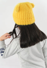 Load image into Gallery viewer, หมวกไหมพรม ทรงบินนี่แต่งหูแบบหนา บุขนด้านใน สำหรับเด็ก - Kids Bear Ears Crochet Eyelash Fur Fleece Lined Knit Hat