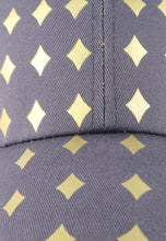 Load image into Gallery viewer, หมวกแก็ปแฟชั่น ปริ้นลายไพ่สีทอง   - Card Symbol Baseball Cap