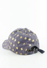 Load image into Gallery viewer, หมวกแก็ปแฟชั่น ปริ้นลายไพ่สีทอง   - Card Symbol Baseball Cap