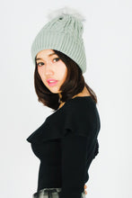 Load image into Gallery viewer, หมวกไหมพรมทรงบีนนี่แต่งปอม - Fleece Lined Cable Knitted Pom Pom Beanie Hat