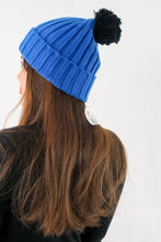 Load image into Gallery viewer, หมวกไหมพรมทรงบีนนี่แต่งปอม - Winter Black Pom Pom Knit Beanie Hats