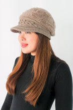 Load image into Gallery viewer, หมวกไหมพรมถักขนกระต่าย บุขนด้านใน  - Fleece Lining Winter Rabbit Hair Kintted Cap with Visor