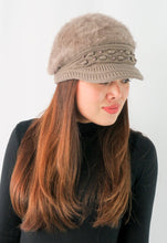 Load image into Gallery viewer, หมวกไหมพรมถักขนกระต่าย บุขนด้านใน  - Fleece Lining Winter Rabbit Hair Kintted Cap with Visor