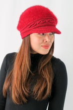 Load image into Gallery viewer, หมวกไหมพรมถักขนกระต่าย บุขนด้านใน  - Fleece Lining Winter Rabbit Hair Kintted Cap with Visor