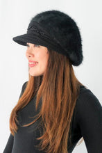 Load image into Gallery viewer, หมวกไหมพรมถักขนกระต่าย บุขนด้านใน  - Fleece Lining Winter Rabbit Hair Kintted Cap with Visor