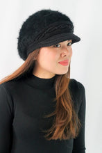 Load image into Gallery viewer, หมวกไหมพรมถักขนกระต่าย บุขนด้านใน  - Fleece Lining Winter Rabbit Hair Kintted Cap with Visor