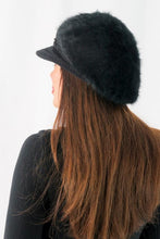 Load image into Gallery viewer, หมวกไหมพรมถักขนกระต่าย บุขนด้านใน  - Fleece Lining Winter Rabbit Hair Kintted Cap with Visor