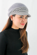 Load image into Gallery viewer, หมวกไหมพรมถักขนกระต่าย บุขนด้านใน  - Fleece Lining Winter Rabbit Hair Kintted Cap with Visor