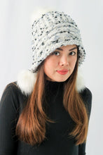 Load image into Gallery viewer, หมวกไหมพรมแต่งปอม บุขนหนาด้านใน - Winter Fleece Lining Beanie Hat with Pom