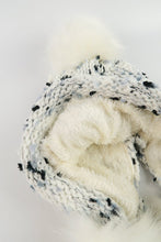 Load image into Gallery viewer, หมวกไหมพรมแต่งปอม บุขนหนาด้านใน - Winter Fleece Lining Beanie Hat with Pom