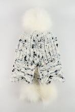 Load image into Gallery viewer, หมวกไหมพรมแต่งปอม บุขนหนาด้านใน - Winter Fleece Lining Beanie Hat with Pom