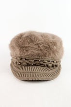 Load image into Gallery viewer, หมวกไหมพรมถักขนกระต่าย บุขนด้านใน  - Fleece Lining Winter Rabbit Hair Kintted Cap with Visor