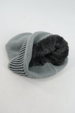Load image into Gallery viewer, หมวกไหมพรมบุขนด้านใน - Wool Beanie Hat 100% Merino Woo