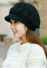 Load image into Gallery viewer, หมวกไหมพรมถักขนกระต่ายบุขน - Fleece Lining Rabbit Hair Knitted Cap